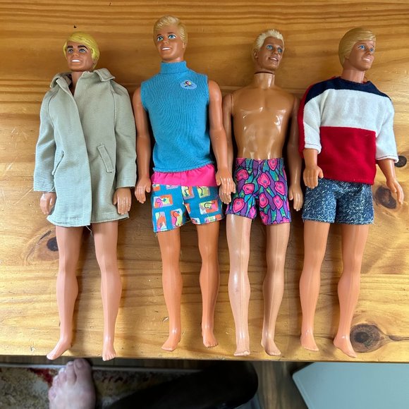 Vintage Ken Dolls '58, '88, '91, '83 and Clothing Mattel - Picture 1 of 16